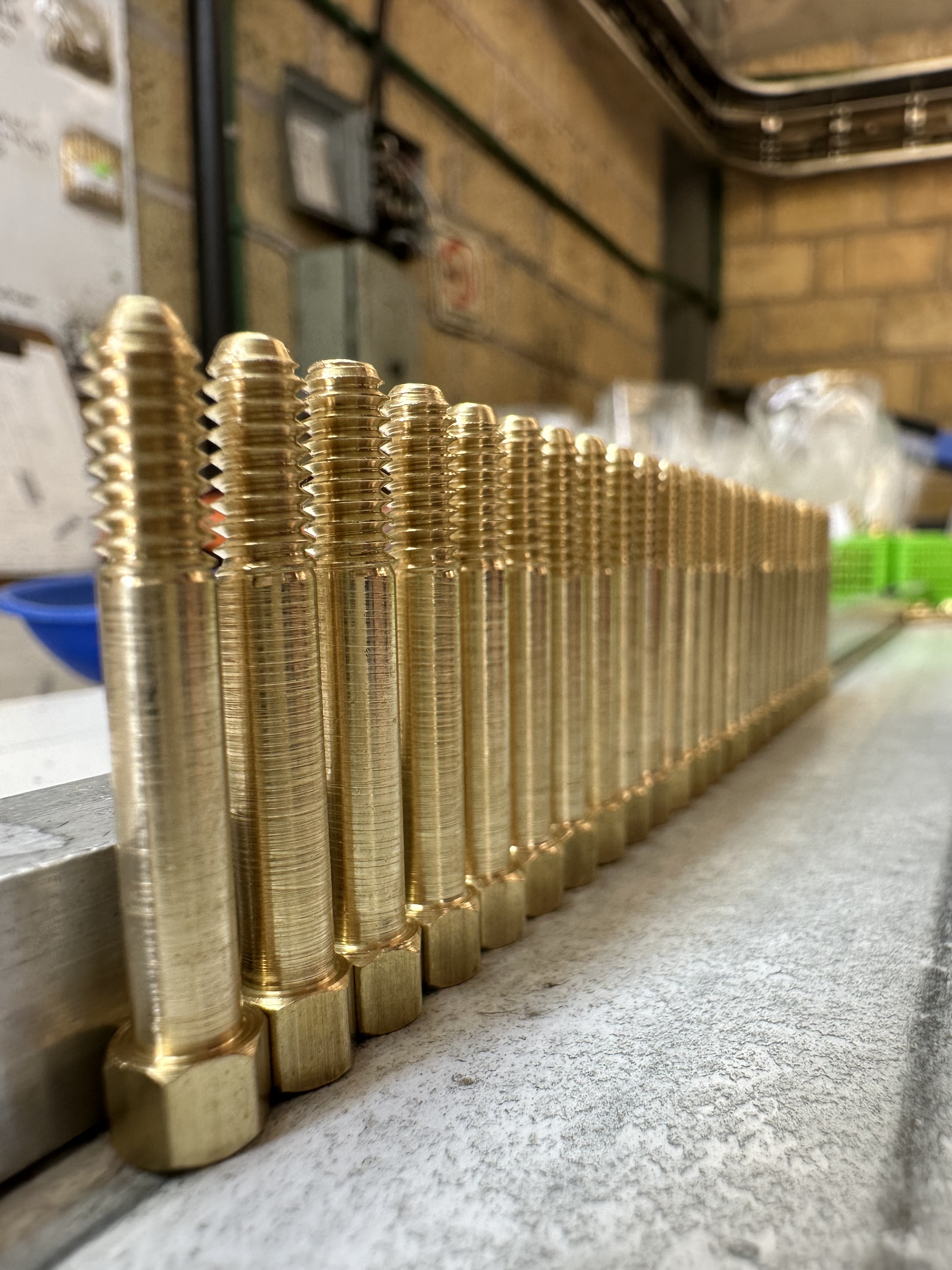 Torno automático de levas en operación